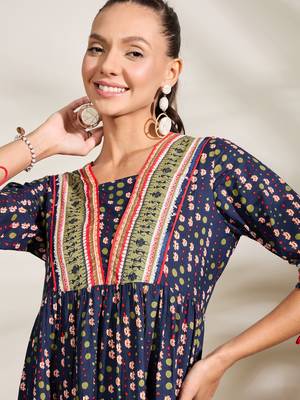 Winered women blue placement print tiered dress 5