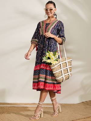 Winered women blue placement print tiered dress 6