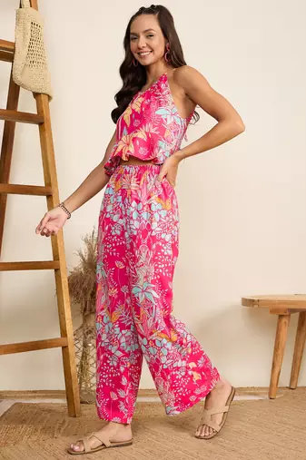 Winered women pink print halter neck crop top and pant co-ord set