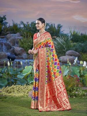 women's banarasi woven green with multicolor saree with heavy jacquard work saree with blouse piece 2