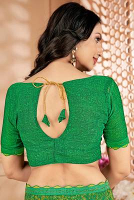 Green digital paisley printed chiffon saree with blouse 5