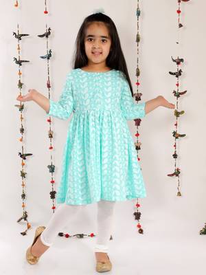  girls' chikankari cotton kurta and leggings set 1