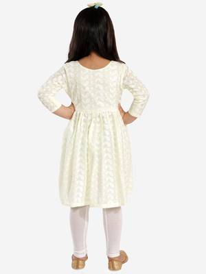  girls' chikankari cotton kurta and leggings set 4