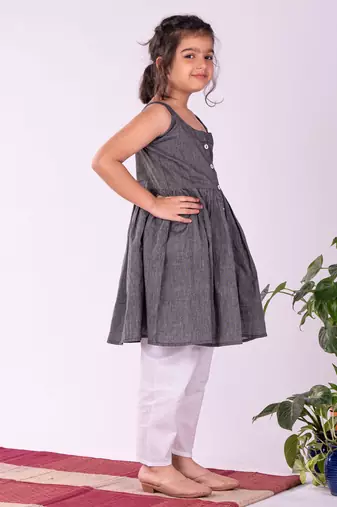  girls' handloom cotton kurta and straight pant set