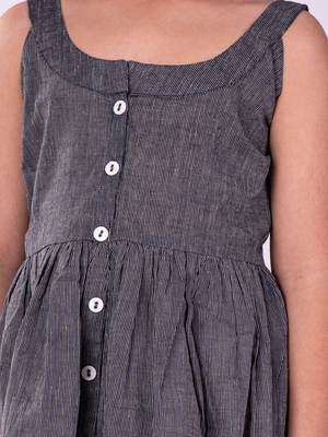  girls' handloom cotton kurta and straight pant set 4
