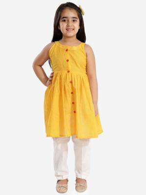  girls' handloom cotton kurta and straight pant set 2
