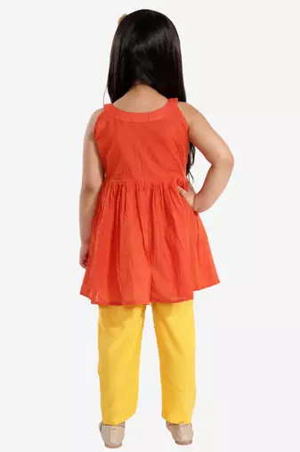  girls' handloom cotton kurta and straight pant set