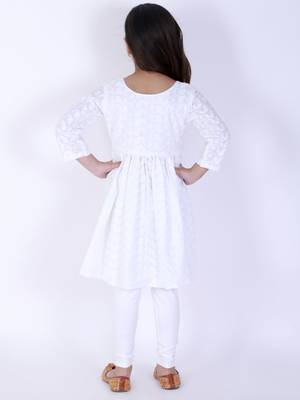  girls' chikankari cotton kurta and leggings set 3