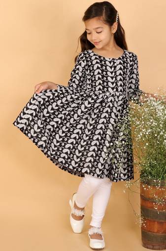  girls' chikankari cotton kurta and leggings set