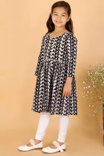  girls' chikankari cotton kurta and leggings set