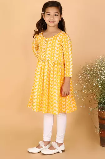  girls' chikankari cotton kurta and leggings set