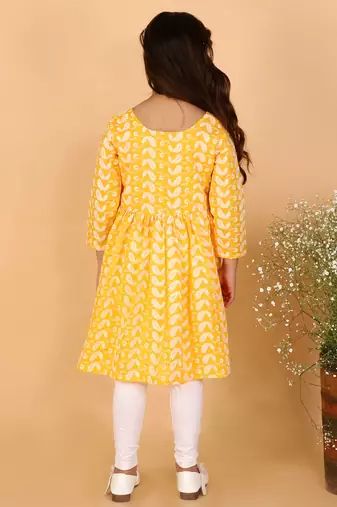  girls' chikankari cotton kurta and leggings set