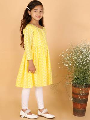 girls' chikankari cotton kurta and leggings set 2