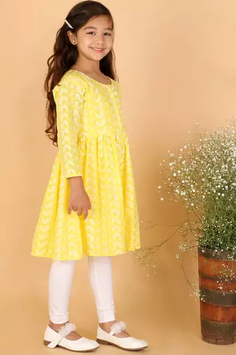  girls' chikankari cotton kurta and leggings set