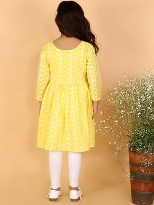  girls' chikankari cotton kurta and leggings set 3