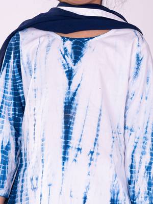  girls' blue and white kurta, leggings & dupatta set 4