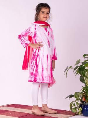  girls' pink and white kurta, leggings & dupatta set 2