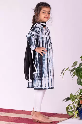 girls' black and white kurta, leggings & dupatta set