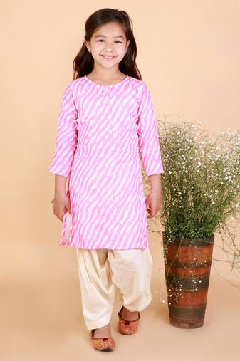  girls' pink and white kurta and patiala set