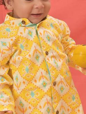  infant  yellow and white cotton blend kurta pyjama set 4