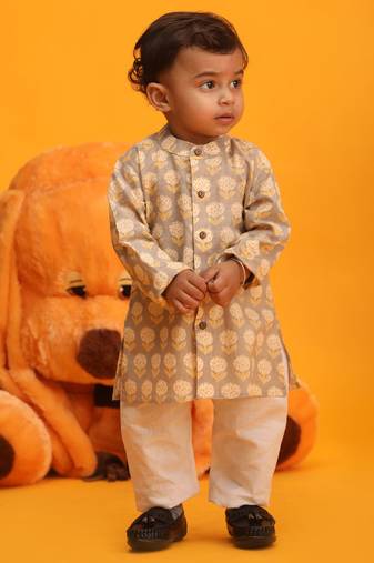 Vastramay infant boys grey and yellow cotton blend kurta pyjama set