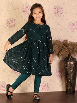  girls' green kurta and churidar 1