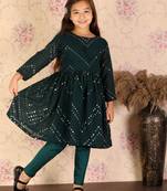 girls' green kurta and churidar