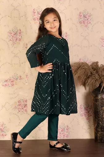 girls' green kurta and churidar