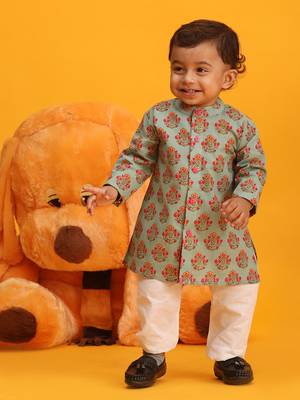 infant boys green and pink cotton blend kurta pyjama set 1