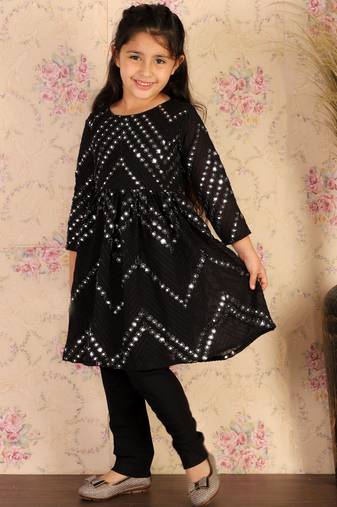  girls' black kurta and churidar