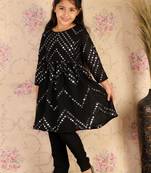 girls' black kurta and churidar