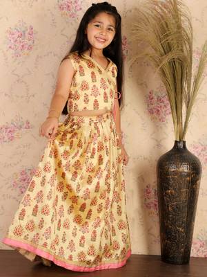  girls' yellow lehenga set 1