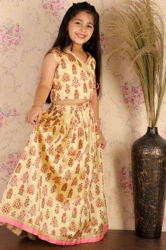  girls' yellow lehenga set