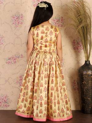  girls' yellow lehenga set 3