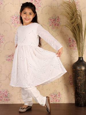  girls' white kurta and churidar 1