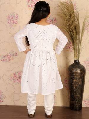  girls' white kurta and churidar 3