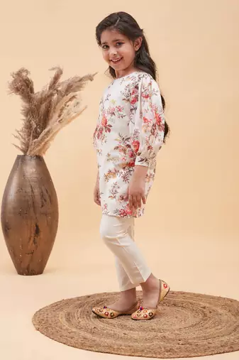  girls' cream kurta and pant set
