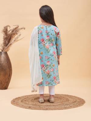  girls' aqua and white kurta, leggings & dupatta set 3