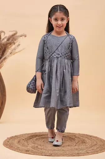 girls' grey kurta and pant set