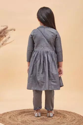  girls' grey kurta and pant set