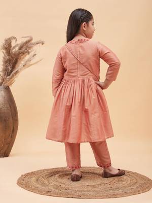  girls' pink kurta and pant set 3