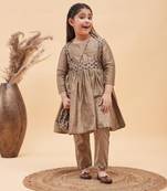  girls' chiku kurta and pant set