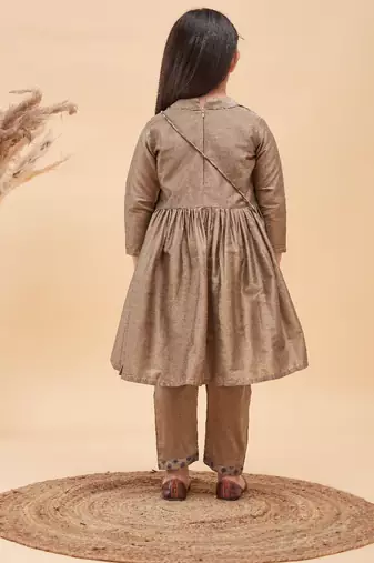  girls' chiku kurta and pant set