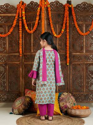  girls' green and pink kurta, pant and dupatta 3