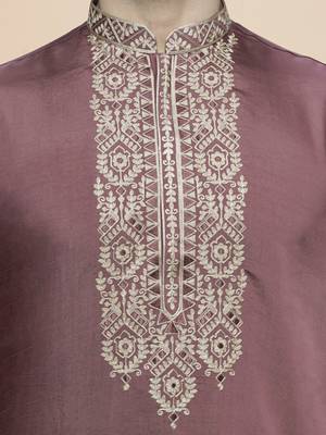 Maahi fabs cotton blend thread yoke design regular straight festive occasion ethnic red kurta for men 2