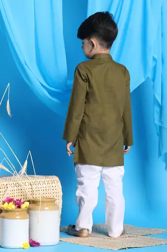  boys' green and white kurta pyjama set