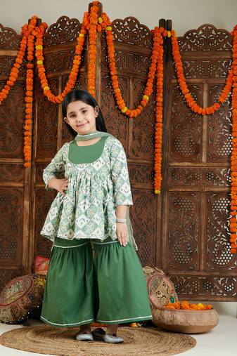 Vastramay girls' green kurta pant set