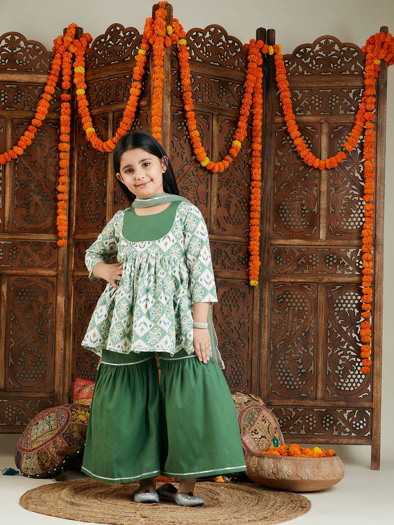 Vastramay girls' green kurta pant set