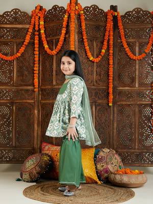 Vastramay girls' green kurta pant set 2