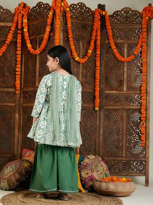Vastramay girls' green kurta pant set 3